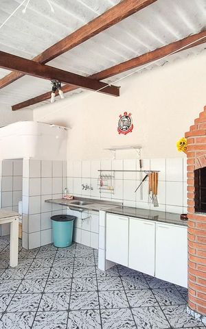 Casa à venda com 250m², 3 quartos e 2 vagas Casa à venda com 250m², 3 quartos e 2 vagasÁrea gourmet