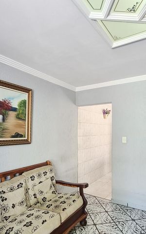 Casa à venda com 250m², 3 quartos e 2 vagas Casa à venda com 250m², 3 quartos e 2 vagasSala