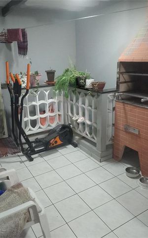 Casa à venda com 90m², 2 quartos e 2 vagas