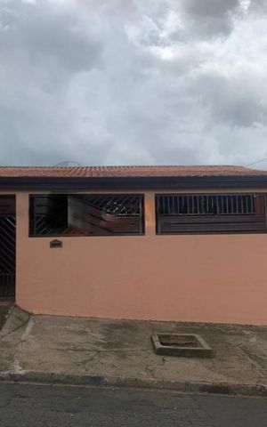 Casa à venda com 239m², 4 quartos e 6 vagas
