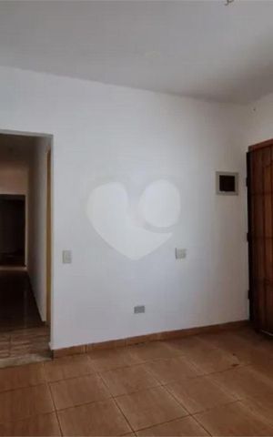 Casa à venda com 99m², 2 quartos e 2 vagas