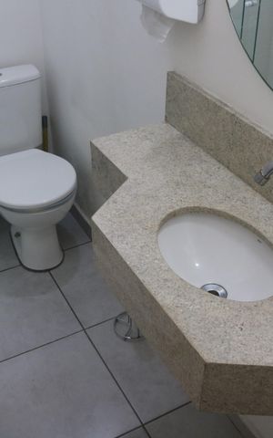 Casa à venda com 143m², 5 quartos e 2 vagasBanheiro social 2