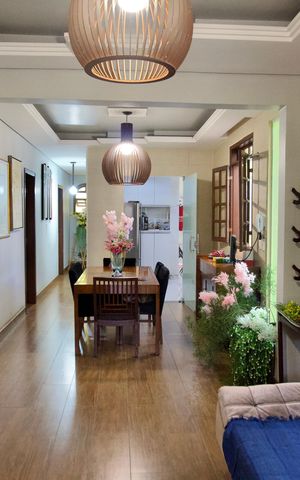 Casa à venda com 360m², 3 quartos e 6 vagas Casa à venda com 360m², 3 quartos e 6 vagasSala