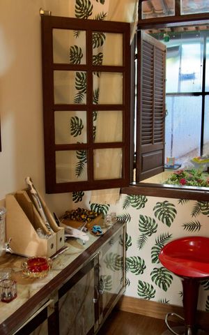 Casa à venda com 360m², 3 quartos e 6 vagas Casa à venda com 360m², 3 quartos e 6 vagasEscritório