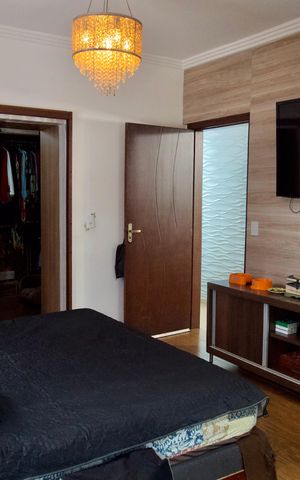 Casa à venda com 360m², 3 quartos e 6 vagas Casa à venda com 360m², 3 quartos e 6 vagasSuíte