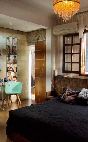 Casa à venda com 360m², 3 quartos e 6 vagas Casa à venda com 360m², 3 quartos e 6 vagasSuíte