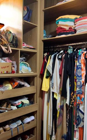 Casa à venda com 360m², 3 quartos e 6 vagas Casa à venda com 360m², 3 quartos e 6 vagasCloset da Suíte