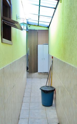 Casa à venda com 360m², 3 quartos e 6 vagas Casa à venda com 360m², 3 quartos e 6 vagasÁrea de Serviço