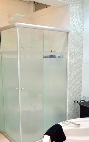 Casa à venda com 360m², 3 quartos e 6 vagas Casa à venda com 360m², 3 quartos e 6 vagasBanheiro da Suíte