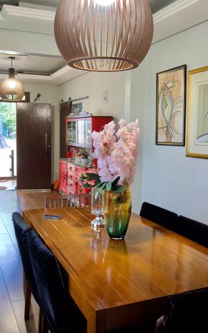 Casa à venda com 360m², 3 quartos e 6 vagas Casa à venda com 360m², 3 quartos e 6 vagasSala