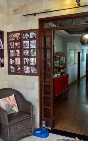 Casa à venda com 360m², 3 quartos e 6 vagas Casa à venda com 360m², 3 quartos e 6 vagasSala - Entrada