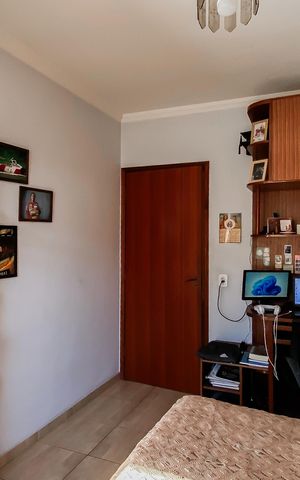 Casa à venda com 240m², 4 quartos e 3 vagas Casa à venda com 240m², 4 quartos e 3 vagasQuarto 2