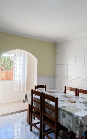 Casa à venda com 240m², 4 quartos e 3 vagas Casa à venda com 240m², 4 quartos e 3 vagasCozinha