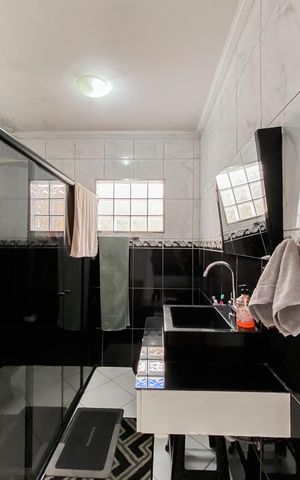 Casa à venda com 240m², 4 quartos e 3 vagas Casa à venda com 240m², 4 quartos e 3 vagasBanheiro da Suíte