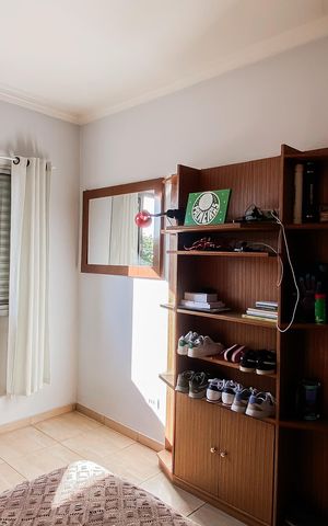 Casa à venda com 240m², 4 quartos e 3 vagas Casa à venda com 240m², 4 quartos e 3 vagasQuarto 2