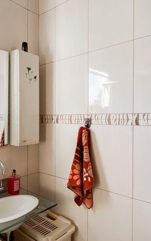 Casa à venda com 240m², 4 quartos e 3 vagas Casa à venda com 240m², 4 quartos e 3 vagasBanheiro