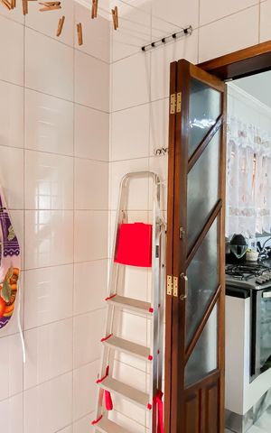 Casa à venda com 240m², 4 quartos e 3 vagas Casa à venda com 240m², 4 quartos e 3 vagasÁrea de Serviço