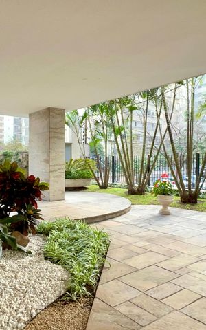 Apartamento à venda com 165m², 3 quartos e 1 vaga Apartamento à venda com 165m², 3 quartos e 1 vagaÁrea comum