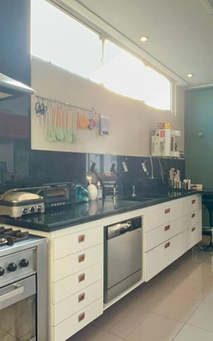 Apartamento à venda com 165m², 3 quartos e 1 vaga Apartamento à venda com 165m², 3 quartos e 1 vagaCozinha - Armários