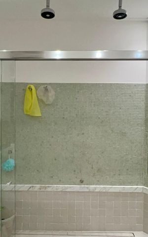 Apartamento à venda com 165m², 3 quartos e 1 vaga Apartamento à venda com 165m², 3 quartos e 1 vagaBanheiro da Suíte 3