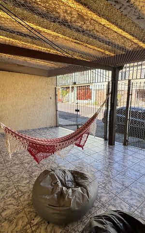 Casa à venda com 175m², 2 quartos e 2 vagas Casa à venda com 175m², 2 quartos e 2 vagasGaragem