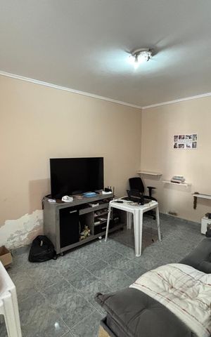 Casa à venda com 175m², 2 quartos e 2 vagas Casa à venda com 175m², 2 quartos e 2 vagasSala