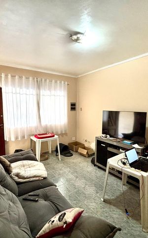 Casa à venda com 175m², 2 quartos e 2 vagas Casa à venda com 175m², 2 quartos e 2 vagasSala