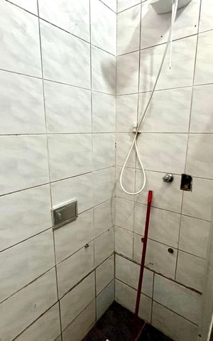 Casa à venda com 175m², 2 quartos e 2 vagas Casa à venda com 175m², 2 quartos e 2 vagasBanheiro