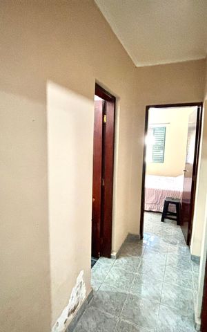 Casa à venda com 175m², 2 quartos e 2 vagas Casa à venda com 175m², 2 quartos e 2 vagasCorredor