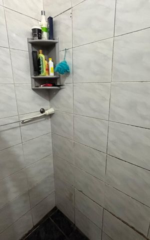 Casa à venda com 175m², 2 quartos e 2 vagas Casa à venda com 175m², 2 quartos e 2 vagasBanheiro
