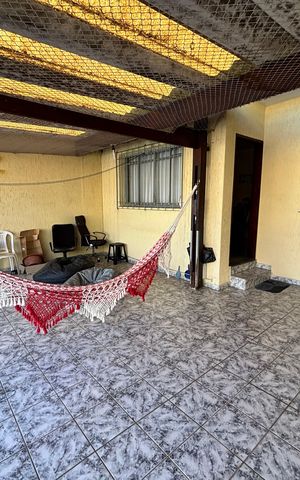 Casa à venda com 175m², 2 quartos e 2 vagas Casa à venda com 175m², 2 quartos e 2 vagasGaragem