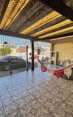 Casa à venda com 175m², 2 quartos e 2 vagas Casa à venda com 175m², 2 quartos e 2 vagasGaragem