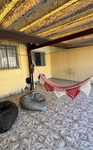 Casa à venda com 175m², 2 quartos e 2 vagas Casa à venda com 175m², 2 quartos e 2 vagasGaragem