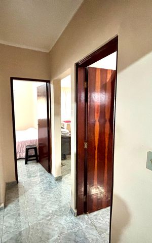 Casa à venda com 175m², 2 quartos e 2 vagas Casa à venda com 175m², 2 quartos e 2 vagasCorredor