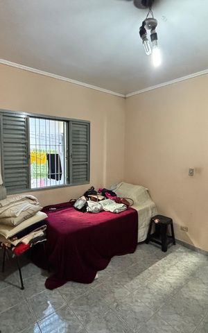 Casa à venda com 175m², 2 quartos e 2 vagas Casa à venda com 175m², 2 quartos e 2 vagasQuarto 2