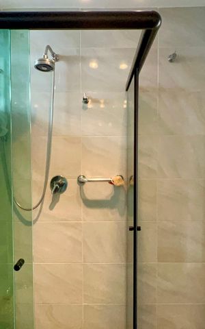 Apartamento à venda com 150m², 2 quartos e 1 vaga Apartamento à venda com 150m², 2 quartos e 1 vagaBanheiro da Suíte
