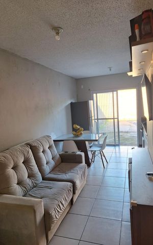 Casa à venda com 42m², 2 quartos e 1 vaga Casa à venda com 42m², 2 quartos e 1 vagaSala / Cozinha