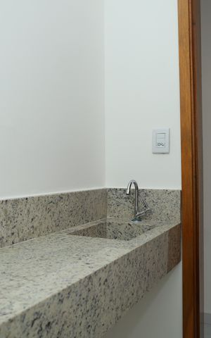 Casa à venda com 153m², 3 quartos e 2 vagasBanheiro 4 - Lavabo