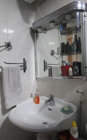 Apartamento à venda com 75m², 1 quarto e 2 vagasBanheiro