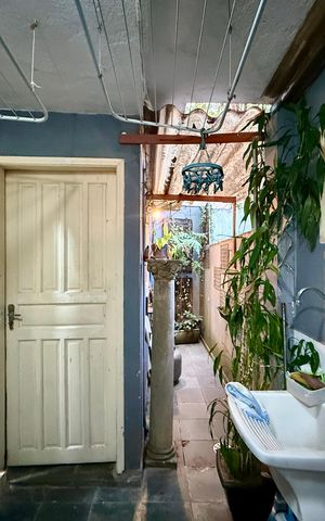 Casa à venda com 80m², 2 quartos e 1 vagaÁrea de Serviço