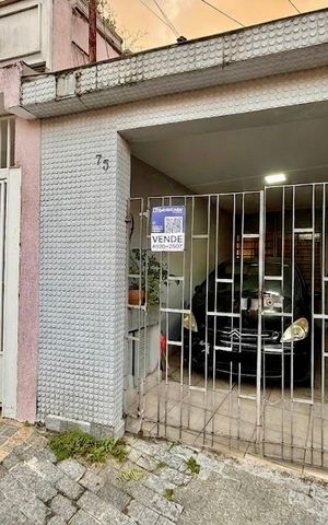 Casa à venda com 80m², 2 quartos e 1 vagaFachada