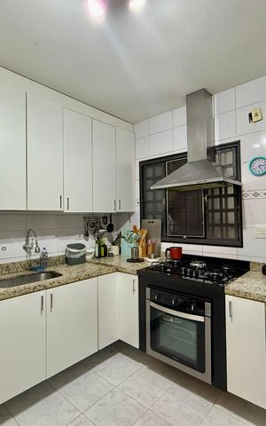 Casa à venda com 80m², 2 quartos e 1 vagaCozinha 