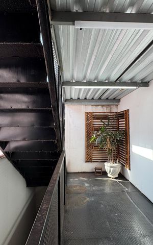 Casa à venda com 278m², 2 quartos e 5 vagas Casa à venda com 278m², 2 quartos e 5 vagasAcesso