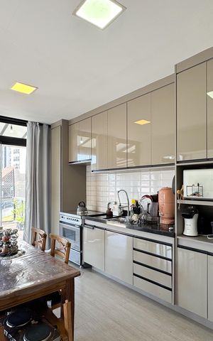 Casa à venda com 278m², 2 quartos e 5 vagas Casa à venda com 278m², 2 quartos e 5 vagasCozinha