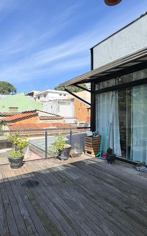 Casa à venda com 278m², 2 quartos e 5 vagas Casa à venda com 278m², 2 quartos e 5 vagasSacada