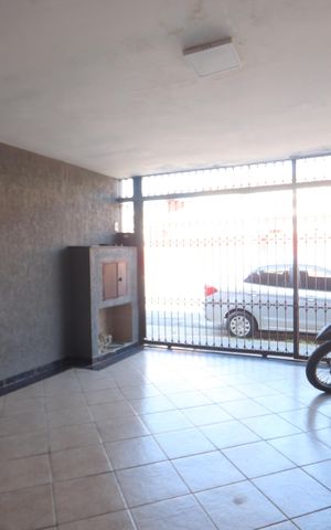 Casa à venda com 275m², 3 quartos e 2 vagasGaragem