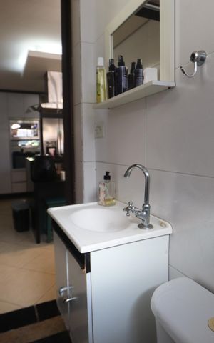 Casa à venda com 275m², 3 quartos e 2 vagasLavabo