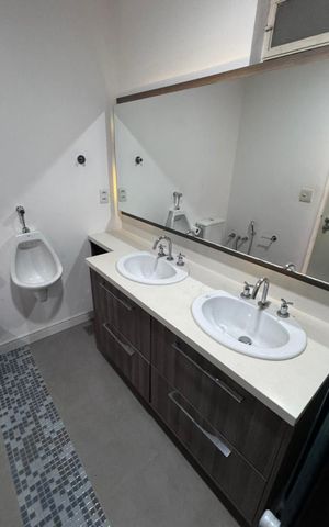 Apartamento para alugar com 154m², 4 quartos e 1 vaga Apartamento para alugar com 154m², 4 quartos e 1 vagaBanheiro da Suíte 2