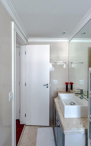 Apartamento à venda com 125m², 4 quartos e 3 vagasBanheiro da Suíte 2