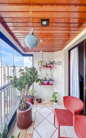 Apartamento à venda com 125m², 4 quartos e 3 vagasVaranda